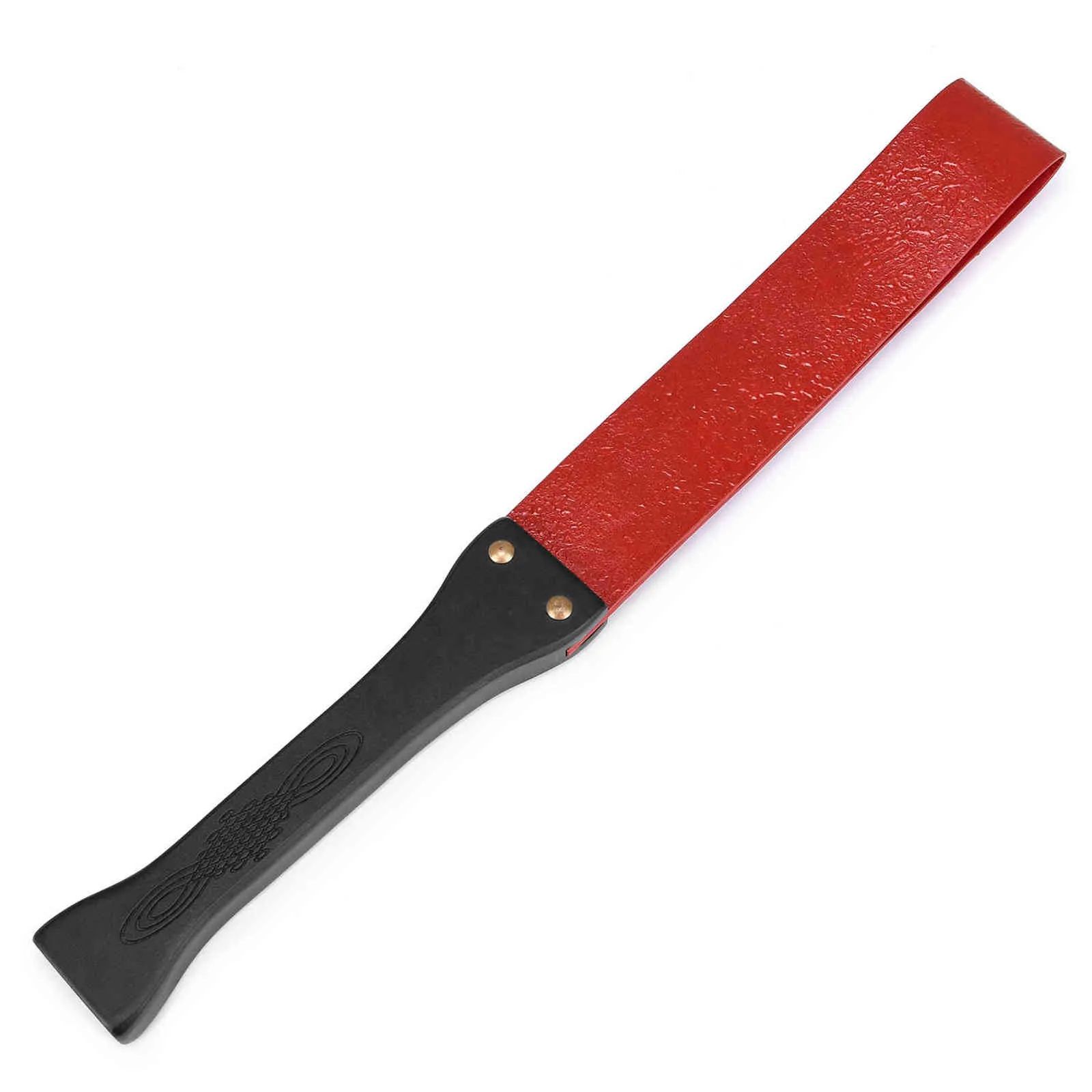 Peddelen in bdsm en paddle technieken