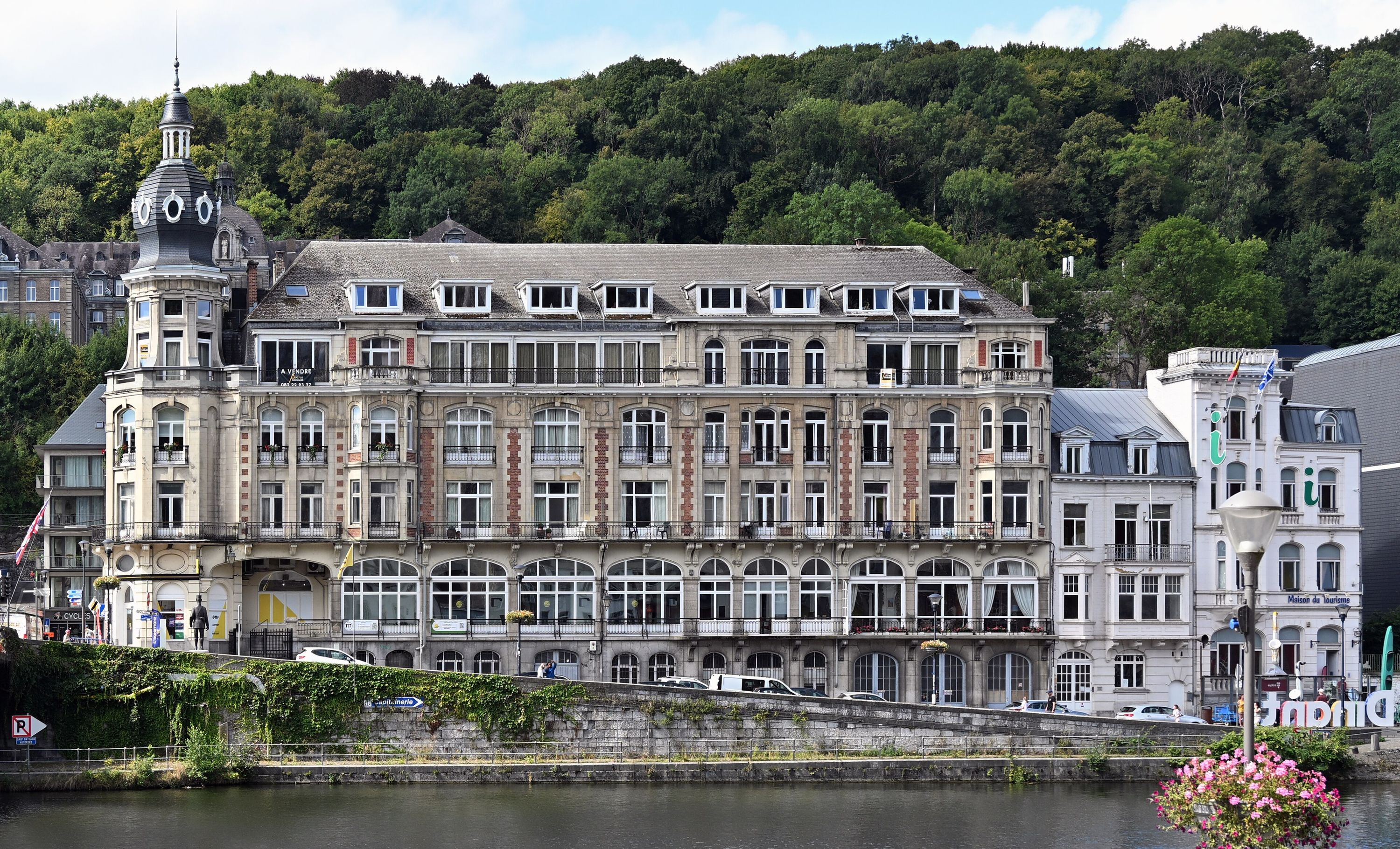 Contratar un gigolo en la provincia de Namur