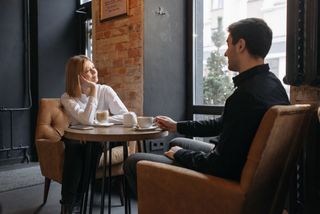 Empezar con DDlg con una primera conversación en la mesa