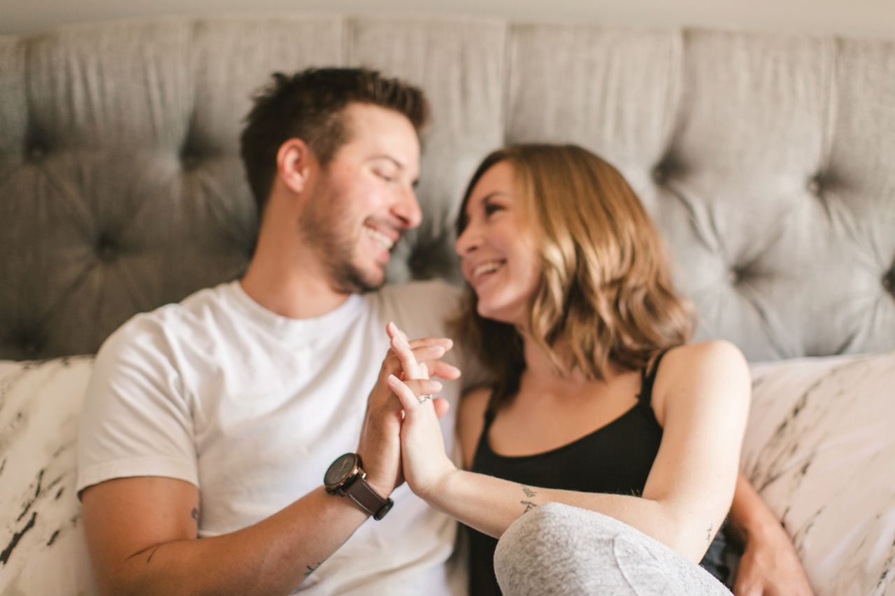 Un hombre más mientras tu pareja duda, hablar con calma los dos