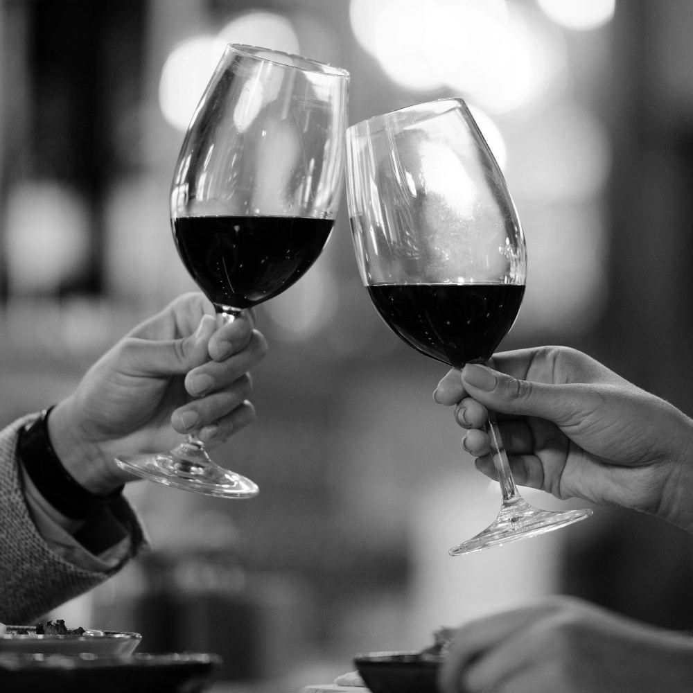 Mannelijke escort als dinner date