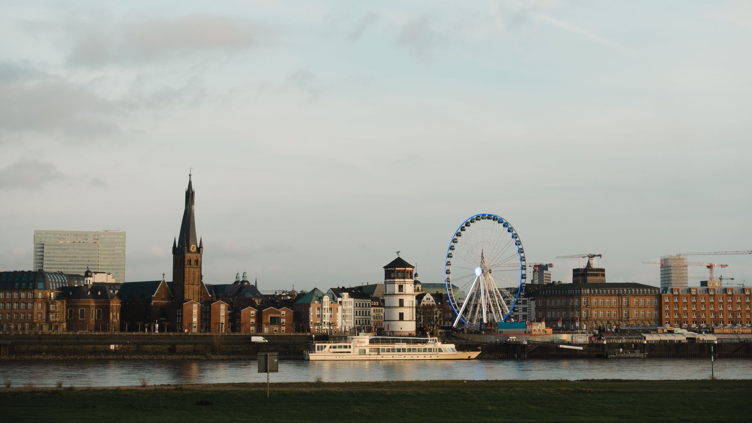 Hire a gigolo in Düsseldorf