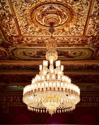 Relato erótico en un castillo romántico