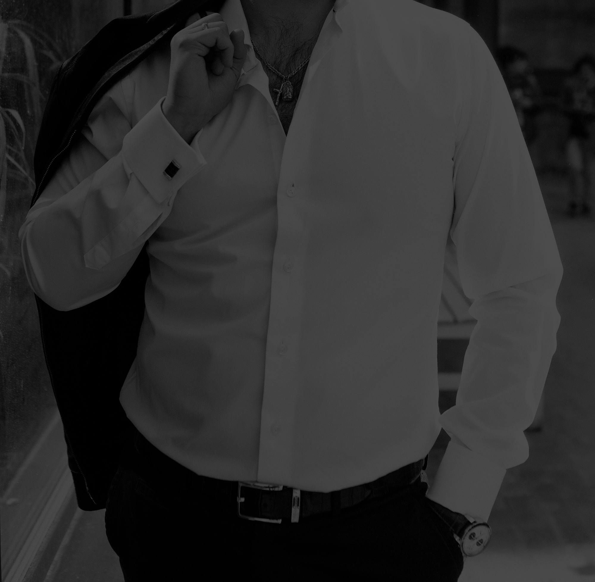 How to find a gigolo you can trust before you book