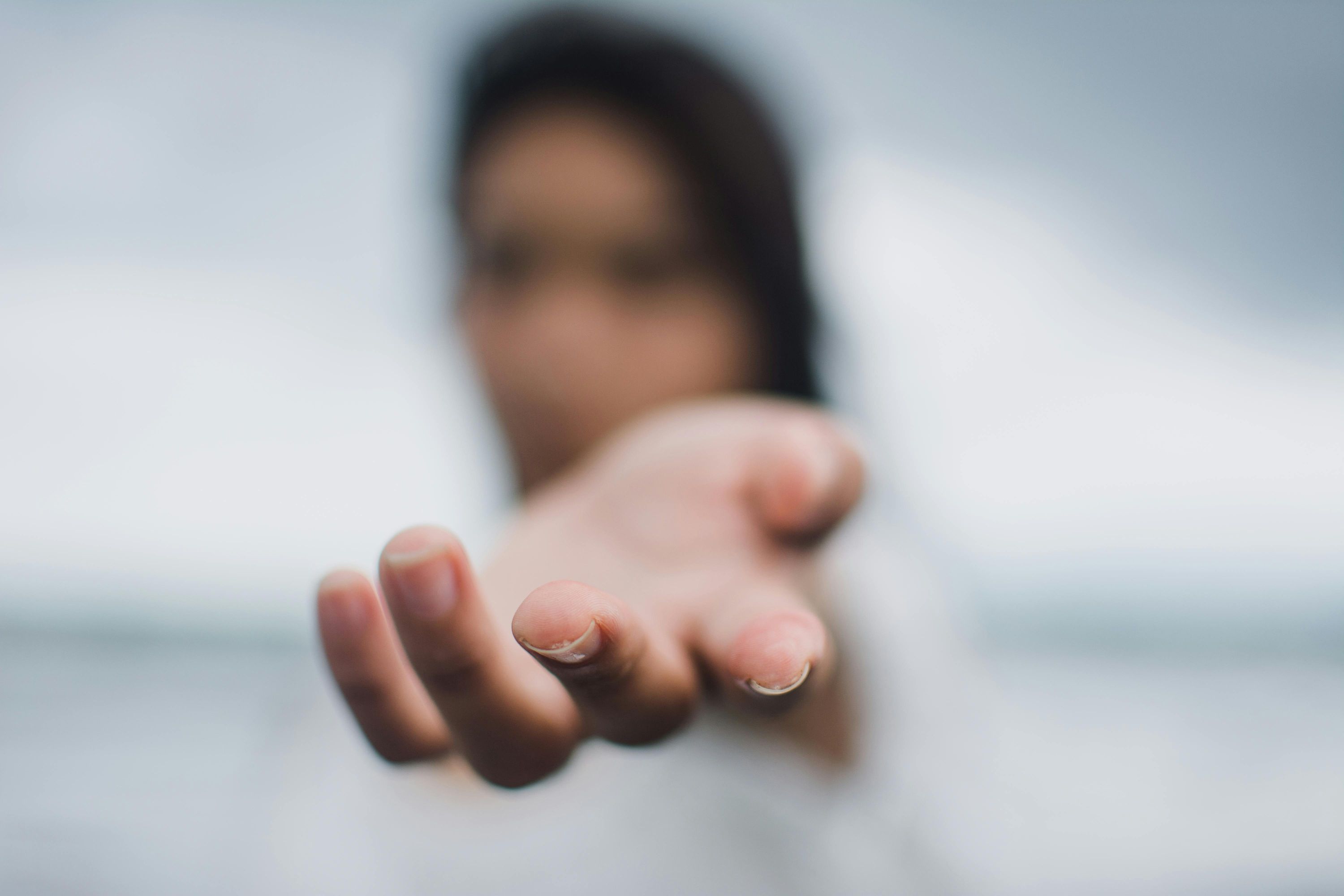 Mano extendida, un gigolo para mujeres en cualquier situación Mano extendida, un gigolo para mujeres en cualquier situación