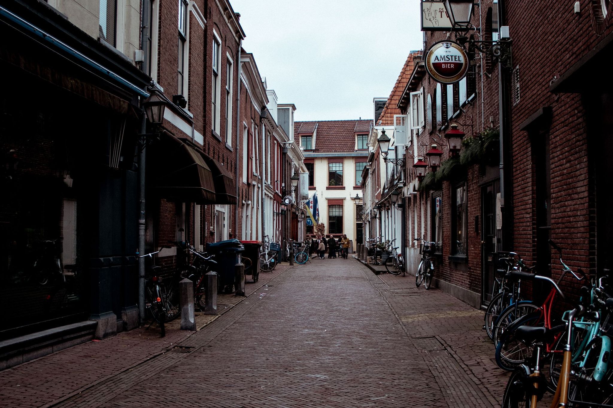 Contratar un gigolo en Leeuwarden
